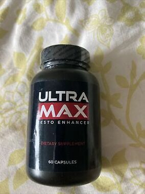 Photo of a can with UltraMax Testo Enhancer capsules from a review by Heinrich from Berlin