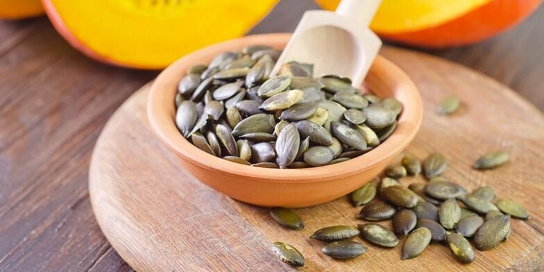 Pumpkin seeds used by a man on a daily basis strengthen potency